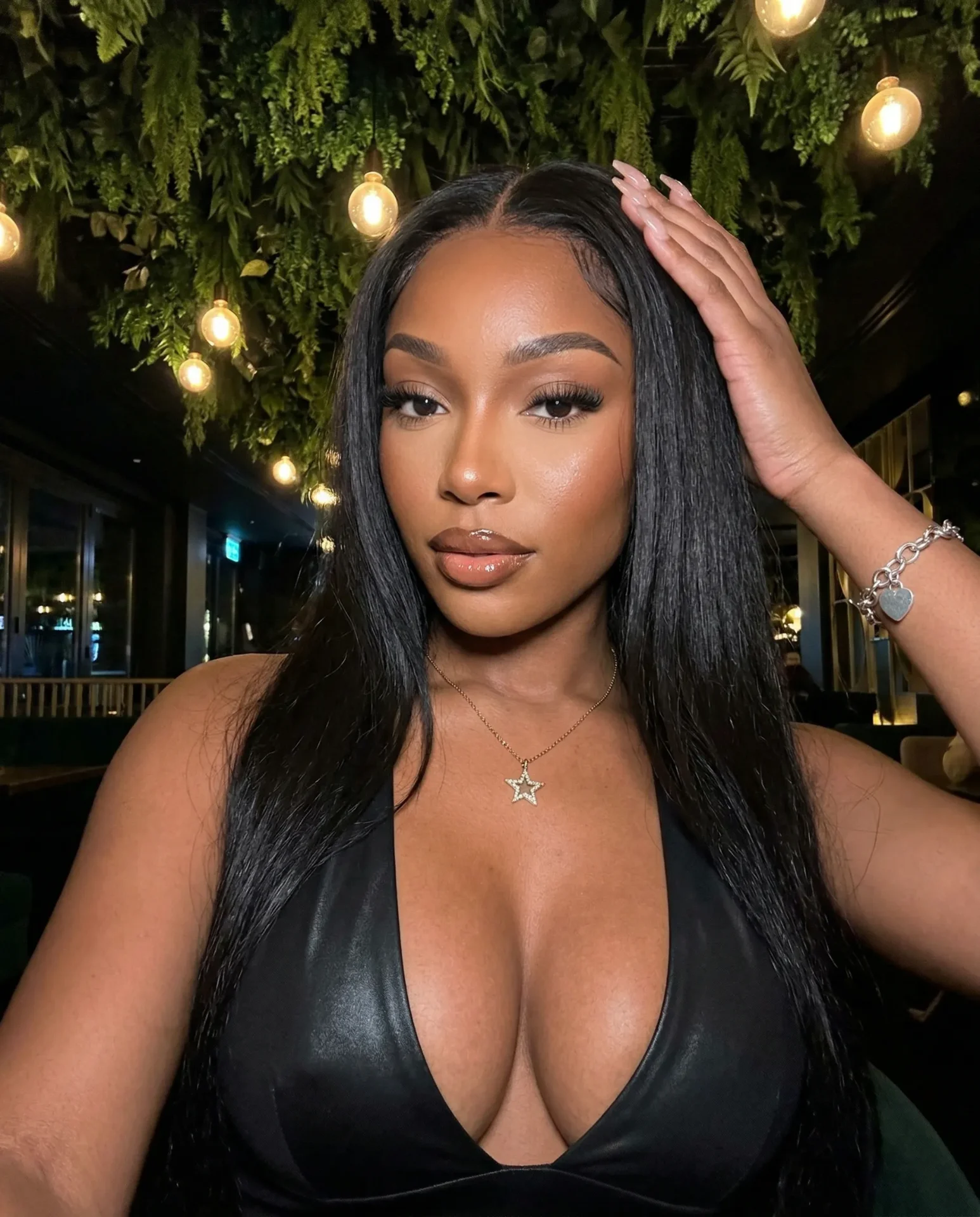 Personagem Noir Star criado com prompt da Scorpion Extension